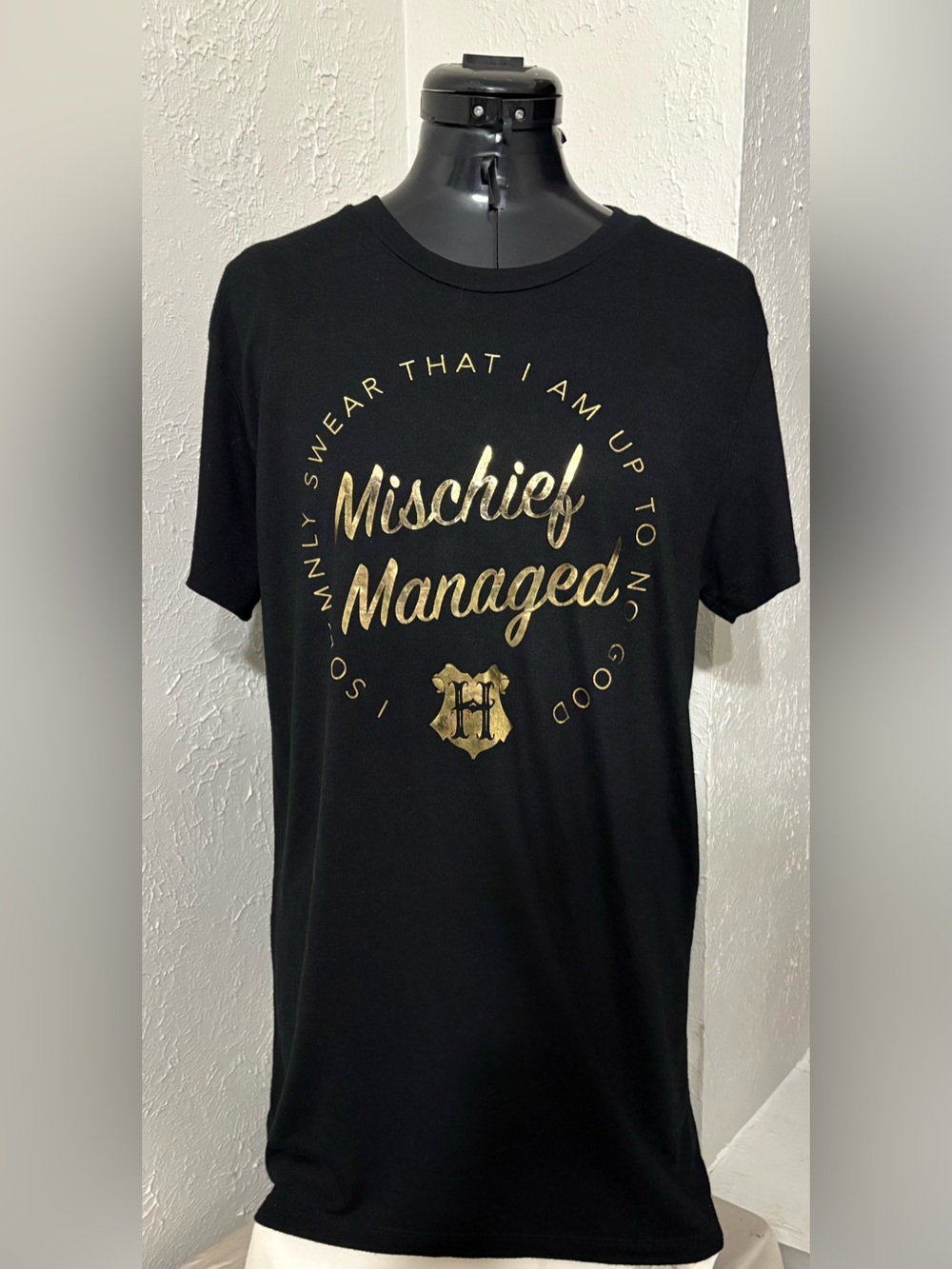 Harry Potter Mischief Managed Gold Foil Letters women’s T-Shirt Licensed M. In l